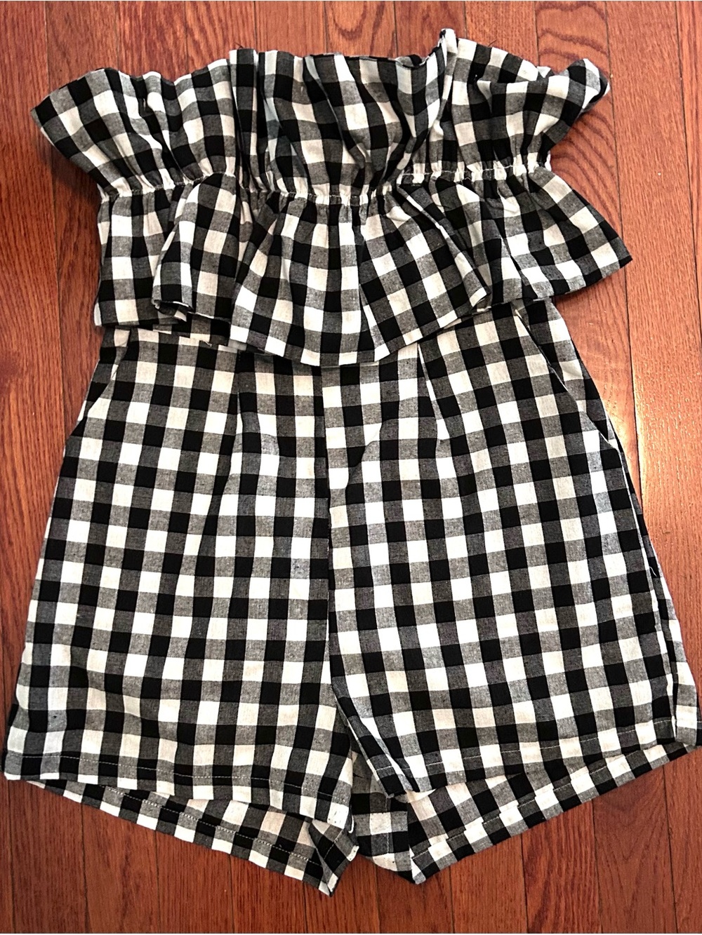 entro Black & White Gingham Off-the-Shoulder Romper | Size L